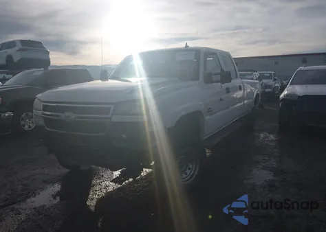 2007 Chevrolet Silverado 3500 Classic Lt3 z USA, uszkodzony, nr VIN 1GCHK33D77F183899